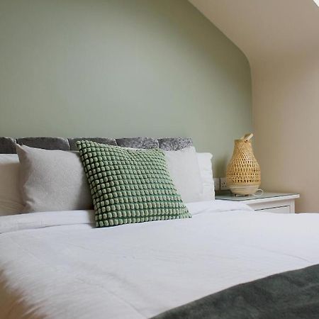 Charming 1-Bed Loft In Caerleon Apartment นิวพอร์ต ภายนอก รูปภาพ