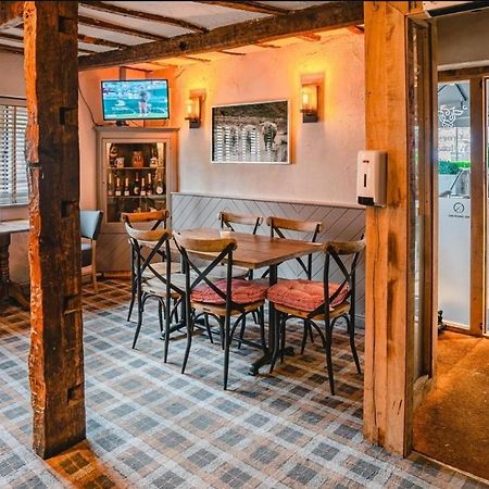 Charming 1-Bed Loft In Caerleon Apartment นิวพอร์ต ภายนอก รูปภาพ