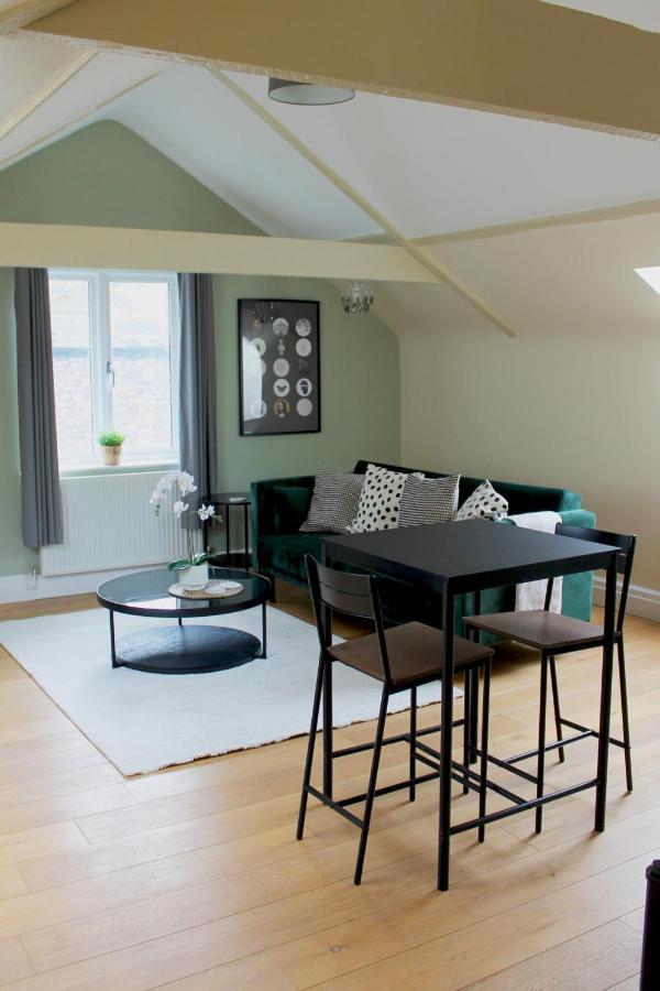Charming 1-Bed Loft In Caerleon Apartment นิวพอร์ต ภายนอก รูปภาพ